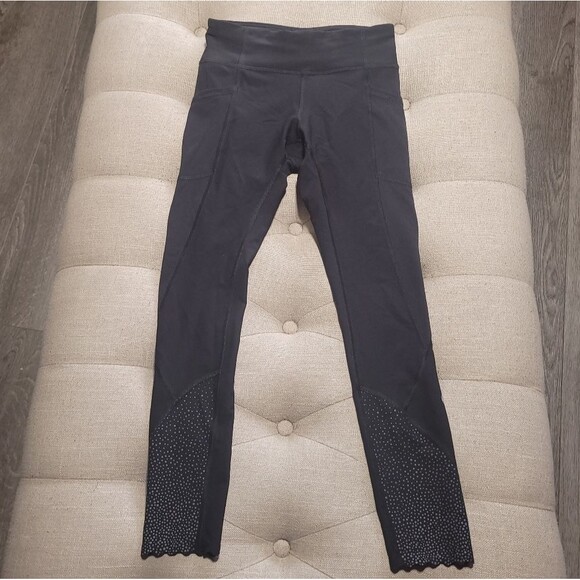 Lululemon Stuff Tight II Scalloped Reflective Dot Hem Cropped Leggings 4 - Picture 3 of 12